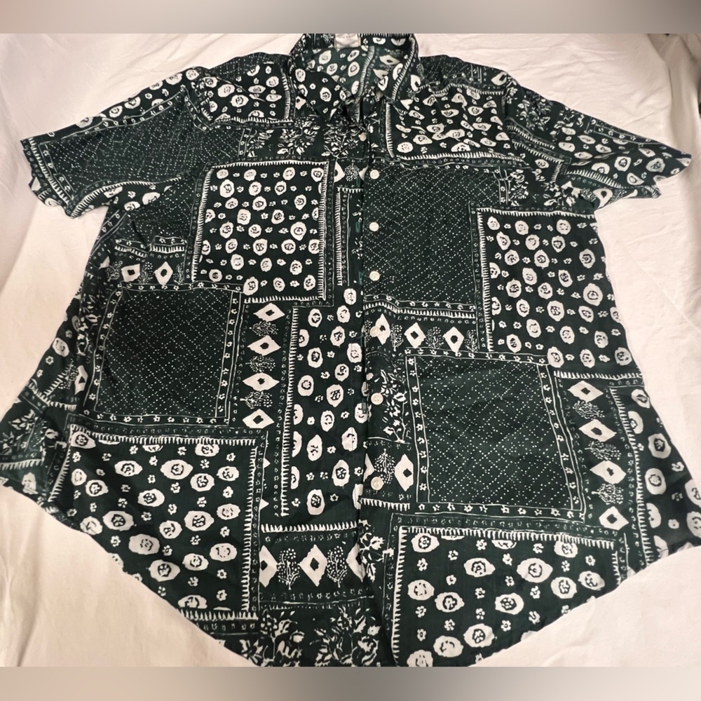 CENZA WOMEN’S EXTRA LARGE RAYON PATTERNED SHORT SLEEVE BUTTON UP BLOUSE
SIZE XXL